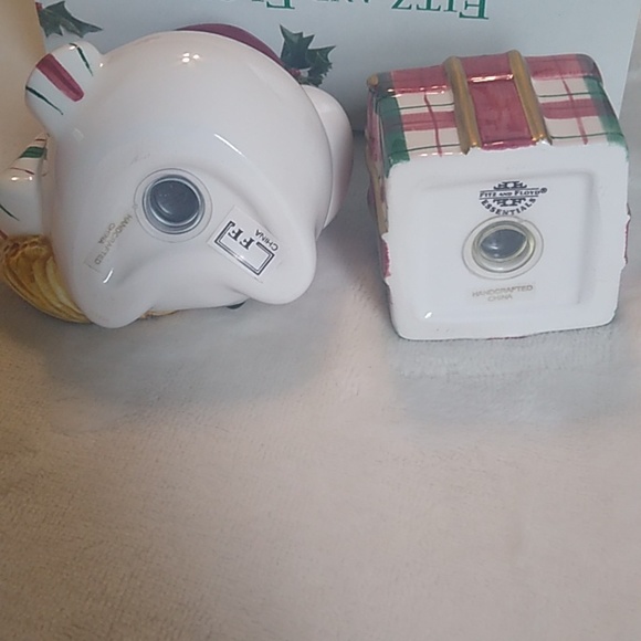 Fitz and Floyd Plaid Christmas Salt and Pepper Shakers, like new in box. - Picture 5 of 5